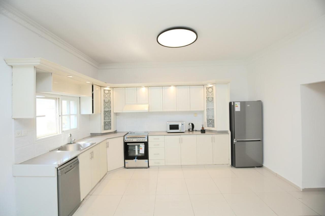 City Center Luxury Apartment In Netanya Luaran gambar