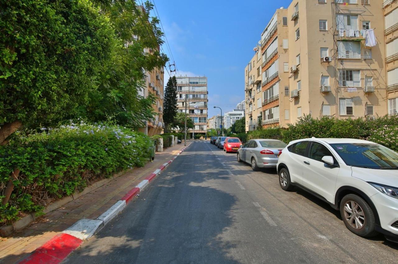City Center Luxury Apartment In Netanya Luaran gambar